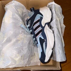 Adidas Magmur Runner W Chunky Sneakers Navy Pink | Women’s 6